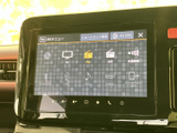 ラジオやテレビ、Bluetooth、USBなどの選択肢が画面に並び、使いたい音源を確認しやすい構成です。お好みに合わせた車内での音楽や情報利用に役立ちます。