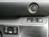 U-Carの販売だけでなく自動車保険、携帯電話の販売も行っております。
