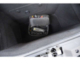 ETC車載器とレーダー探知機、バッテリーコンディショナーを装備済み。納車後すぐに高速道路のドライブへ出かけられます。購入後に追加の取り付けを検討する手間もかからない、実用面にも配慮された一台です。