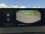 狭い場所でも安心のバックモニター。後方の状況をスムーズに確認でき、安全な駐車をサポートします。運転に自信をプラス。