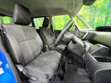 運転席シート廻りは使用感も少なく、良好な状態となっています。前オーナー様が丁寧に使っていたことがよくわかりますね。