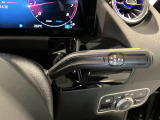 メルセデスベンツでは殆どが電子コラムシフトを採用しており、前進後退の切り替えをスムーズに行うことが出来ます。