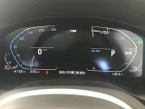 航続距離、到着時刻、平均燃費、瞬間燃費、平均速度、日付を表示可能です。普段気になる情報がお客様の好みに合わせて設定可能です。