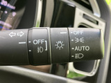操作しやすいウインカーレバーで、安全な車線変更をサポートします。直感的な操作感で、運転に集中できます。