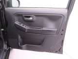 愛知ダイハツではお車をご購入頂いた後が本当のお付き合いのスタートだと思っています。 ですので定期点検や車検もお得なパックをご用意してお客様に頼りにされるダイハツディーラーを目指しています☆