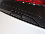 パワーバックドアを装備しています。開閉スイッチは車両側面両側に配置、後ずさりすることなく開閉できます。