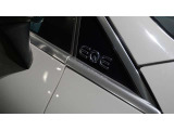 メルセデスジャパンが定めるサーティファイドカー(認定中古車)として登録を致しますので、納車時にはタイヤやバッテリー等も規定以下の数値であれば、整備代金を頂かず、無償で交換となります。ご安心下さい。