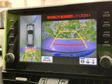 バックモニターは、狭い場所での運転や駐車をサポート。後方の状況を分かりやすく確認でき、安全な運転に貢献します。