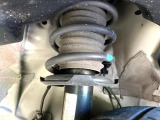 お車を安心してお乗りいただく為には、足回りの定期点検が欠かせません。サービスサポート(有償保証)では無料点検もご提供しており、安心のカーライフをお過ごしいただけるサポート体制が整っています。