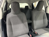 高いホールド性で運転姿勢が安定します。長距離ドライブでも疲れにくいのが魅力です。