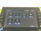 目的地やオーディオ、テレビなどを選べるメニュー画面を備えています。項目が画面上に整理されており、必要な機能を確認しやすく、毎日の移動を便利にサポートします。