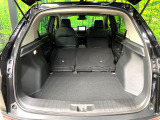 普段のお買い物や通勤、送迎等に十分な荷室スペースを確保しております。セカンドシートを倒すと、大きな荷物の積載も可能です♪
