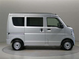 両側パワースライドドア付きだから、狭い駐車スペースなどでの 乗り降りラクラク!小さなお子さまのいるご家庭には嬉しい装備。
