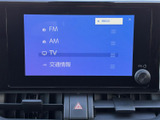 ラジオはもちろん、CDやTVなど多彩なソースに対応。お好みの音楽や番組で、快適なドライブをお楽しみいただけます。音質も良好です。