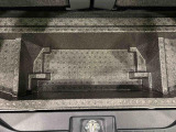 ラゲージデッキボードの下には大容量の収納ができる深底ラゲージアンダーボックス