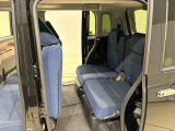 左右分割ロングスライド(240mm)・リクライニング&可倒式後席シートです。乗る人の体格や、荷物の大きさに合わせて自由にアレンジ。