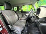 運転席シート廻りは使用感も少なく、良好な状態となっています。前オーナー様が丁寧に使っていたことがよくわかりますね。