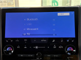 【Bluetooth】ナビゲーションと携帯電話/スマートフォンをBluetooth接続することができます。接続するとハンズフリーで使用することができるので、とても便利です。