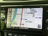 周辺の道路や地名が表示され、現在地と目的地までのルート確認に役立ちます。地図の縮尺や詳細表示も選べるため、初めて訪れる場所への移動時にも使いやすいナビ画面です。