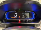 メーターの照明の色でエコドライブをアシスト!大きく見やすい文字で平均燃費等の情報を表示するTFTマルチインフォメーションディスプレイ付きデジタルメーターを採用