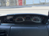 速度や走行に関する表示を運転席から確認しやすく、必要な情報をひと目で把握しやすい配置です。視線の移動を抑えながら、日々の運転をサポートします。
