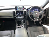 運転席周りのレイアウトをご覧ください。ナビゲーションが綺麗に装着されすっきり収まってますね!