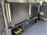 専用の成型フルトリム!収納BOXも二ケ所ございます!