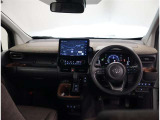 オシャレなインテリアで運転する気分も盛り上がりますよね^^