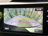 【バックカメラ】駐車時に後方がリアルタイム映像で確認できます。大型商業施設や立体駐車場での駐車時や、夜間のバック時に大活躍!運転スキルに関わらず、今や必須となった装備のひとつです!