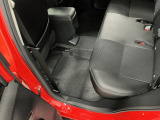 しっかりと汚れ、砂ぼこりを落とし足元まで清潔な車内空間を作り上げております♪