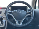 握りやすい形状で、運転操作を快適にサポート。スムーズなステアリング操作で、運転の楽しさを向上させます。