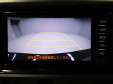 バックモニター装着車は後退時の強い味方です♪車庫入れや縦列駐車の際、後退操作の参考になるガイドラインをナビ画面に表示します。