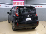 バックカメラが付いているので後方確認が非常にしやすいです。今や運転初心者も熟練者も必須装備!ついていて損はないですね♪
