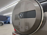 リアバンパー左右のレーダーセンサーにより車両の斜め後ろのミラーで見えない死角エリアに車両や自転車がいることを警告します。更に、側面衝突の危機があるときはブレーキを自動制御して危険回避をサポートします。