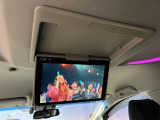 【フリップダウンモニター】付き☆後部座席に座りながら大画面でTVやDVDをお楽しみいただけます♪