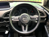 【純正革巻きステアリング】上質な革を使用することで、手にしっかり馴染みとても運転しやすいハンドルです♪