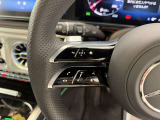 メモリー付きパワーシートが装備されている車両はシートの位置・ドアミラーの角度・ハンドルの位置を3名まで記憶出来ます。