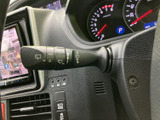雨天時でもクリアな視界を確保。操作も簡単で、運転に集中できます。悪天候時でも安心してお乗りいただけます。安全運転をサポート。