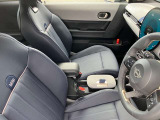 運転席・助手席は、パワーシート・シートヒーターが装備されています!