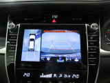 車両を上から見たような映像をナビ画面に表示するパノラミックビューモニター。