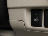 運転席にはシートヒーターも付いています!