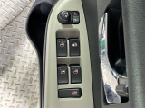 【パワーウインドウ】運転席のスイッチで、各席の窓ガラスの開閉ができます!あると便利ですよね!