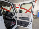 運転席ドア内張の状態です。