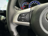 ステアリングスイッチ装備!運転しながら手元でオーディオの操作などができます。