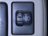 ヘッドランプの光軸調整ダイヤルを装備しております。