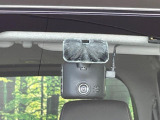 【ドライブレコーダー】ドライブレコーダー装備!走行中はもちろん、あおり運転や事故に遭遇した際、映像で記録し、万一のリスクに備えます。※記録用SDカードはお客様ご自身でご準備いただく必要があります。