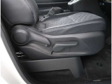 【シートアジャスター】上下調整できるシートアジャスター!運転手にあったドライバーズポジションができますね。