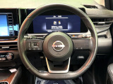 【純正革巻きステアリング】上質な革を使用することで、手にしっかり馴染みとても運転しやすいハンドルです♪