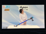 停車中にTV番組や映像を楽しめます。後部座席での移動時間を快適に過ごせるよう、エンターテイメント性を高めています。