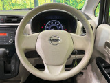 インテリアに合わせたデザインのステアリングは、運転される方のことも考え、運転しやすい形状、大きさです。是非一度、実際に触ってお確かめください。